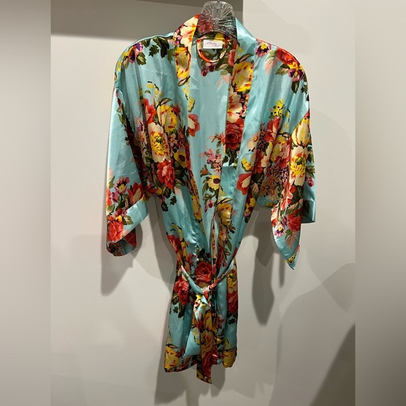 Beautiful Floral Ms. Lovey Kimono Tie Waist Robe With Pockets Size XS/S - Picture 2 of 10